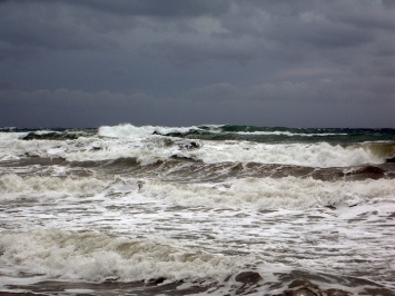 В Черном море заметно увеличилось количество штормов