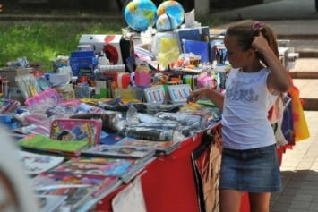 Макеевчанам на заметку: в Донецке открылась школьная ярмарка
