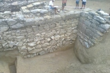 В Крыму археологи раскопали древнегреческую крепость, которой более двух тысяч лет (ФОТО)