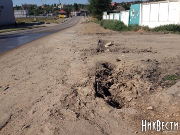 Жители Терновки попросили Сенкевича наказать подрядчика, оставившего после себя ямы и траншеи