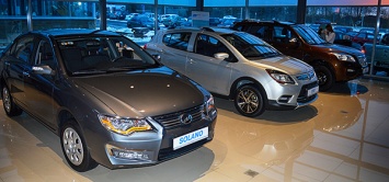 Продажи китайских автомобилей впервые упали с начала года