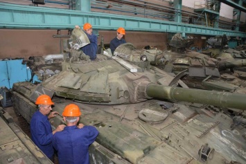 Завод Малышева отремонтировал танки (фото)