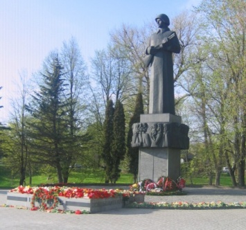 В Польше требуют снести памятник неизвестному содату