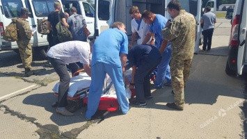 Борт с ранеными военнослужащими прибыл в Одессу (фото)