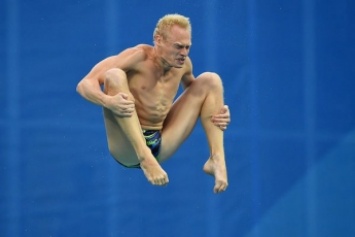 Титулованный чемпион из России опозорился на олимпийском турнире по прыжкам в воду: Видео