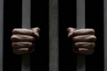 В Бахмуте суд отпустил подозреваемого в тяжком преступлении под домашний арест в жилье своей жертвы