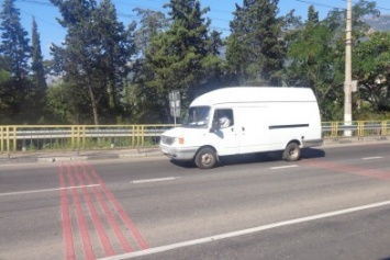 Крымчан просят осовободить трассы - близится туристический исход