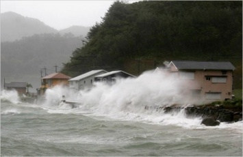 На Японию обрушился тайфун Омаис