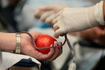 Доноров Днепра просят сдать кровь в вышиванках