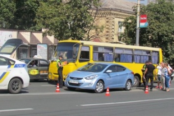 В Мариуполе произошло ДТП с участием "маршрутки" (ФОТО)