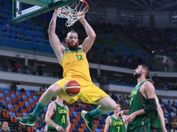 Баскетболисты Австралии стали первыми полуфиналистами Олимпийских игр