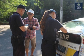 Одесская полиция штрафует пешеходов