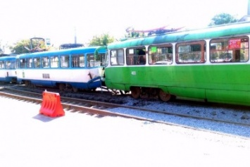На Москалевке столкнулись два трамвая (ФОТО)