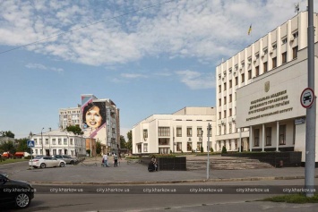 В Харькове появился мурал с портретом знаменитой актрисы