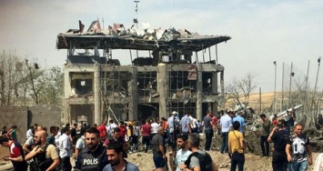 Три бомбовые взрывы на юго-востоке Турции: 11 погибших, сотни раненых