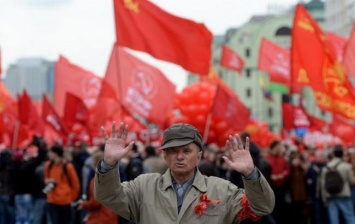 «Коммунисты России» взяли под защиту атеистов