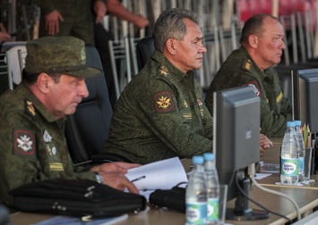 Шойгу лично проверил переброску в Крым дополнительных войск