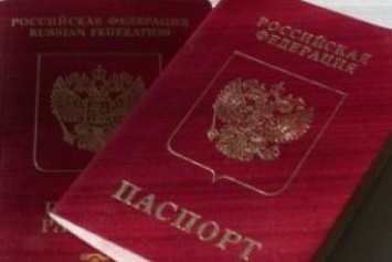 Россия: Россияне получают внутренние паспорта чаще заграничных