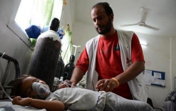 "Врачи без границ" эвакуируют персонал из больниц в Йемене