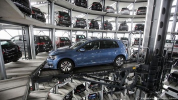 Volkswagen временно приостанавливает производство модели Golf