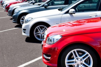 На Кузбассе продажи легковых автомобилей снизились на 17%