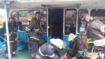 Сотрудники Одесского порта тушили «пожар» на катере «Савона»