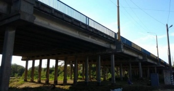Мост снизу рушится и какой смысл на его покрытие сейчас закатывать 5,5 миллионов, - активисты о Широкобальском мосту