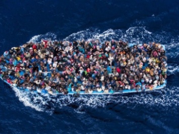 Около 70 мигрантов, которые застряли на необитаемом острове, спасли у берегов Греции