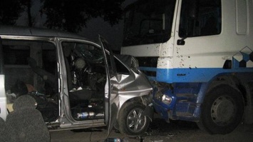 Страшная авария в Хмельницкой области: грузовик раздавил водителя микроавтобуса