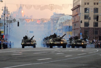Восторженные киевляне и расстроенный "Киевавтодор": Как прошла репетиция парада войск с военной техникой