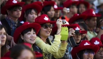 Канада хочет облегчить получение виз для китайцев