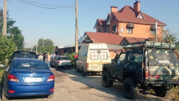 "Автомайдановцы" устроили акцию протеста у дома экс-главы ГАИ Ершова