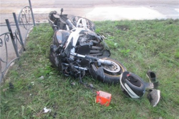 Два мотоциклиста пострадали в ДТП в Хакасии: один столкнулся с коровой