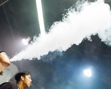 Ученые: Вейпинг сможет улучшить дыхание курильщиков, страдающих астмой