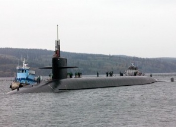 Атомная подлодка ВМС США столкнулись с кораблем снабжения в водах близ штата Вашингтон