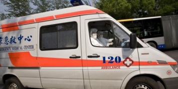 Китаянка, перепутавшая газ с тормозом, вместе с двумя пассажирами погибла в ДТП