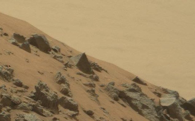 На поверхности Марса обнаружена пирамида