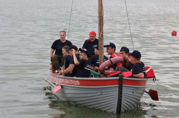 Юные моряки отправились из Воронежа в Крым на шлюпке (ФОТО)