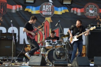 В Каменском стартовал рок-фестиваль