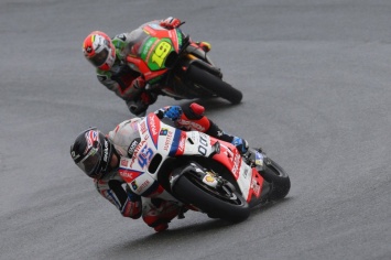 MotoGP: Дождевой Warm-up возглавили пилоты Ducati