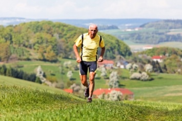 В США 93-летний ветеран почти за три года бега преодолел всю страну