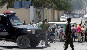 В Сомали взорвали машины возле правительственных зданий