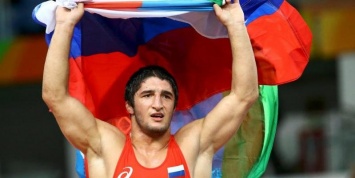 Путин поздравил с золотом на Олимпиаде борца Садулаева