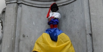 Ко дню независимости Украины "писающий мальчик" в Брюсселе станет киевским князем