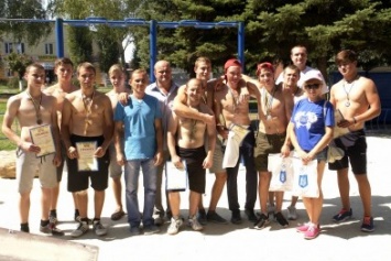 Чемпионат по стрит-воркауту прошел в Покровске (Красноармейске)