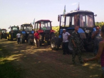Российские фермеры отправились тракторным маршем на Москву