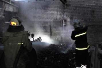 Возле автобусного парка в Чернигове сгорел склад