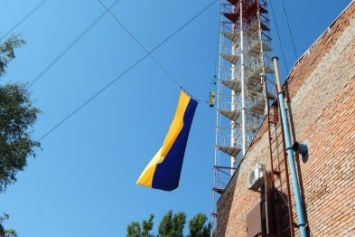 В Запорожской области флаг Украины подняли на самую высокую телебашню, - ФОТО