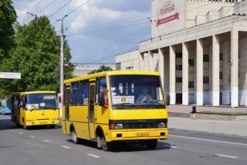 В Симферополе уволили 9 водителей городских автобусов из-за нарушений перевозок и хамство