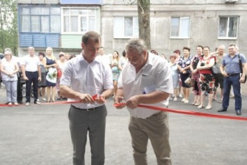 В Покровске (Красноармейске) на микрорайоне «Шахтерский» торжественно открыли насосную водопроводную станцию